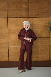 Gemici Yaka Taşlı Takım Bordo