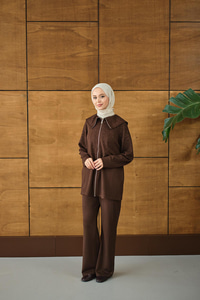 Gemici Yaka Taşlı Takım Kahverengi