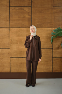 Gemici Yaka Taşlı Takım Kahverengi