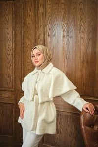 Geniş Yaka Simli Kaşe Ceket Beyaz