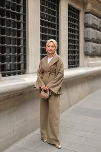 Geniş Yakalı Takım Haki Yeşil