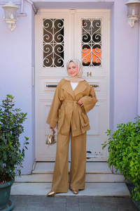 Geniş Yakalı Takım Yağ Yeşil