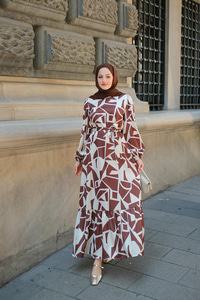 Geometrik Desen Saten Elbise Kahverengi