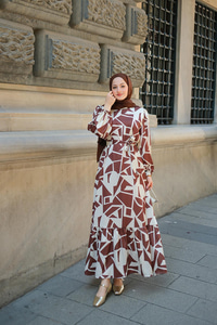 Geometrik Desen Saten Elbise Kahverengi