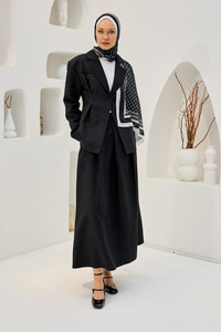 Gizli Cep Ve Önü Pile Detaylı Takım Siyah