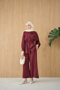 Gizli Düğme Detay Bel Bağlamalı Takım Bordo