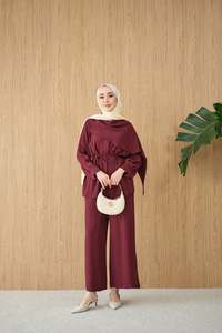 Gizli Düğme Detay Bel Bağlamalı Takım Bordo