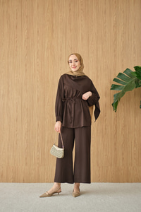 Gizli Düğme Detay Bel Bağlamalı Takım Kahverengi