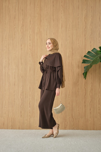 Gizli Düğme Detay Bel Bağlamalı Takım Kahverengi