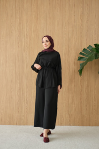 Gizli Düğme Detay Bel Bağlamalı Takım Siyah