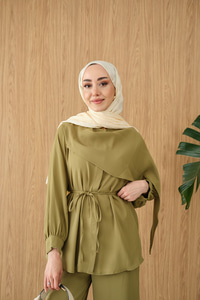 Gizli Düğme Detay Bel Bağlamalı Takım Fıstık Yeşil