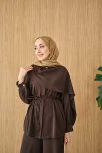 Gizli Düğme Detay Bel Bağlamalı Takım Kahverengi