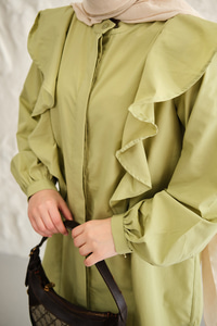 Gizli Düğme Detay Omuzdan Volanlı Gömlek Yeşil