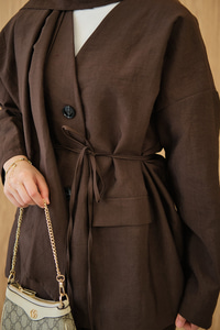 Gizli Düğme Detay V Yaka Takım Kahverengi