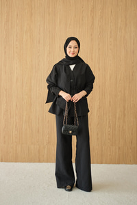 Gizli Düğme Detay V Yaka Takım Siyah