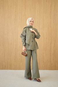 Gizli Düğme Detay V Yaka Takım Yeşil