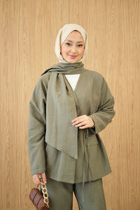 Gizli Düğme Detay V Yaka Takım Yeşil