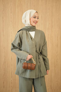 Gizli Düğme Detay V Yaka Takım Yeşil