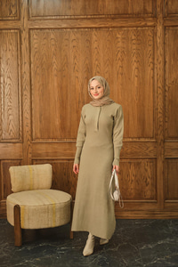 Gizli Düğme Detaylı Elbise Vizon