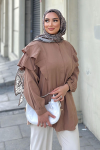 Gizli Düğmeli Fırfır Detay Gömlek Vizon