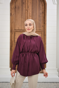 Gizli Düğmeli Hakim Yaka Bel Bağlamalı Gömlek Mürdüm