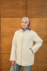 Gizli Fermuar Detay Deri Şeritli Ceket Beyaz