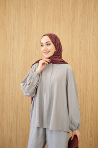 Gizli Fermuar Detaylı Müslin Takım Gri