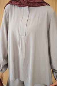 Gizli Fermuar Detaylı Müslin Takım Gri