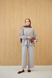 Gizli Fermuar Detaylı Müslin Takım Gri