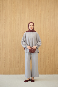 Gizli Fermuar Detaylı Müslin Takım Gri