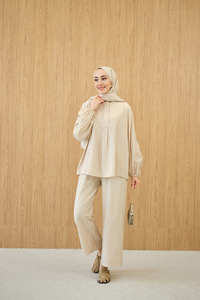 Gizli Fermuar Detaylı Müslin Takım Krem