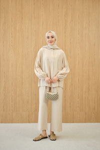 Gizli Fermuar Detaylı Müslin Takım Krem