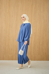 Gizli Fermuar Detaylı Müslin Takım Mavi