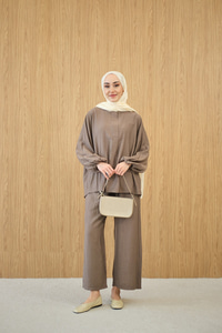 Gizli Fermuar Detaylı Müslin Takım Vizon