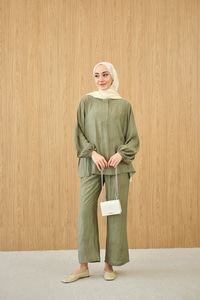 Gizli Fermuar Detaylı Müslin Takım Yeşil