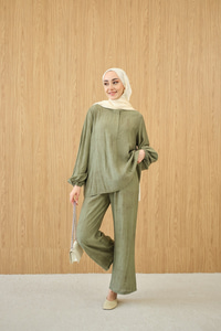 Gizli Fermuar Detaylı Müslin Takım Yeşil
