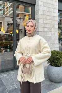 Gizli Fermuarlı Detay Bel Bağlamalı Ceket Krem