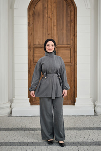 Gizli Fermuarlı Kemerli Pantolonlu Takım Füme