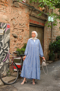 Gold Çicek Nakışlı Elbise Mavi