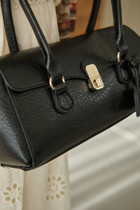 Gold Detay Geniş Çanta Siyah