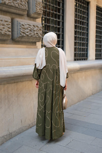 Gold Dikiş Detaylı Elbise Haki Yeşil