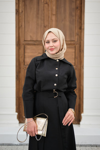 Gold Düğme Detay Etekli Takım Siyah