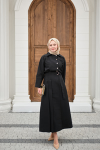 Gold Düğme Detay Etekli Takım Siyah