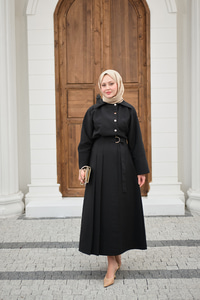 Gold Düğme Detay Etekli Takım Siyah