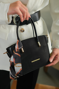 Gold Düğme Detay Fularlı Çanta Siyah