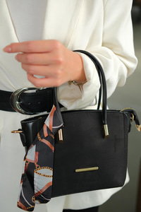 Gold Düğme Detay Fularlı Çanta Siyah