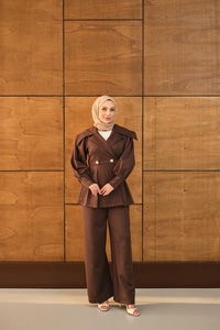 Gold Düğme Detay İkili Takım Kahverengi