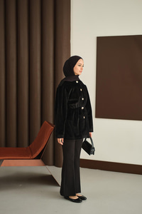 Gold Düğme Detay Kısa Kaban Siyah