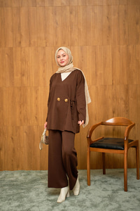 Gold Düğme Detay Takım Kahverengi