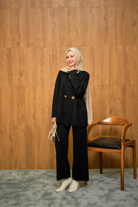 Gold Düğme Detay Takım Siyah